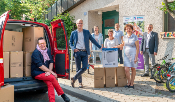 v.l.n.r. Axel Gottstein (Rotary Club Bayreuth), Dr. Manuel Becher (Rotary Club Bay- reuth), Christina Cantürk (Leitung Studentenkinderkrippe), Bianca Deinert (Lei- tung KiGa Spatzennest), Daniel Rupprecht (Pädagogischer Leiter Diakonie Bay- reuth), Monika Dahms (KiTa Kreuz), Dr. Franz Sedlak (Vorstand Diakonie Bayreuth), Foto: Andreas Harbach.