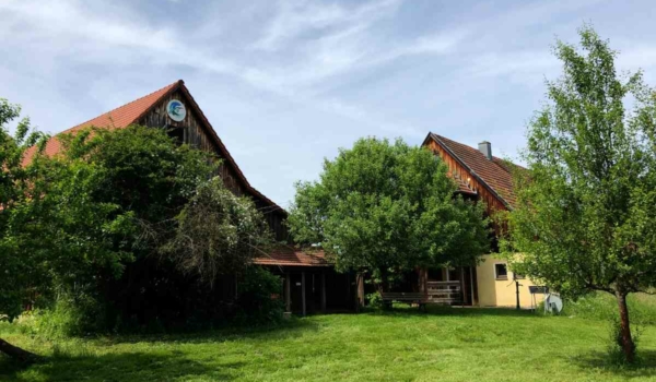 Das Umweltschutzinformationszentrum Lindenhof im Stadtteil Hohlmühle: Teil von Bayreuths lebendigem Süden. Bild: Jürgen Lenkeit