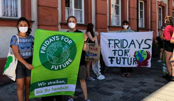 Fridays For Future in Bayreuth: Vor dem Demonstrationszug. Bild: Jürgen Lenkeit