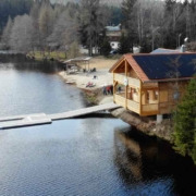 Am Fichtelsee gibt es seit diesem Jahr eine neue Wasserrettungsstation des BRK. Bild: BRK, Kreisverband Bayreuth