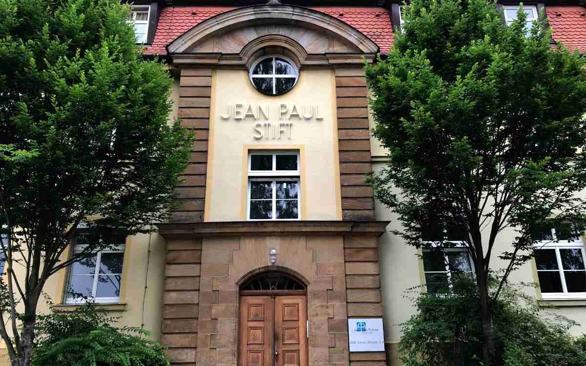 Im Jean-Paul-Stift in der Hans-Sachs-Straße in Bayreuth soll eine neue Kita entstehen. Bild: Jürgen Lenkeit