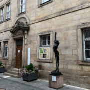 Das Alte Barockrathaus in Bayreuth muss wegen eines Wasserschadens bis auf Weiteres geschlossen werden. Bild: Michael Kind