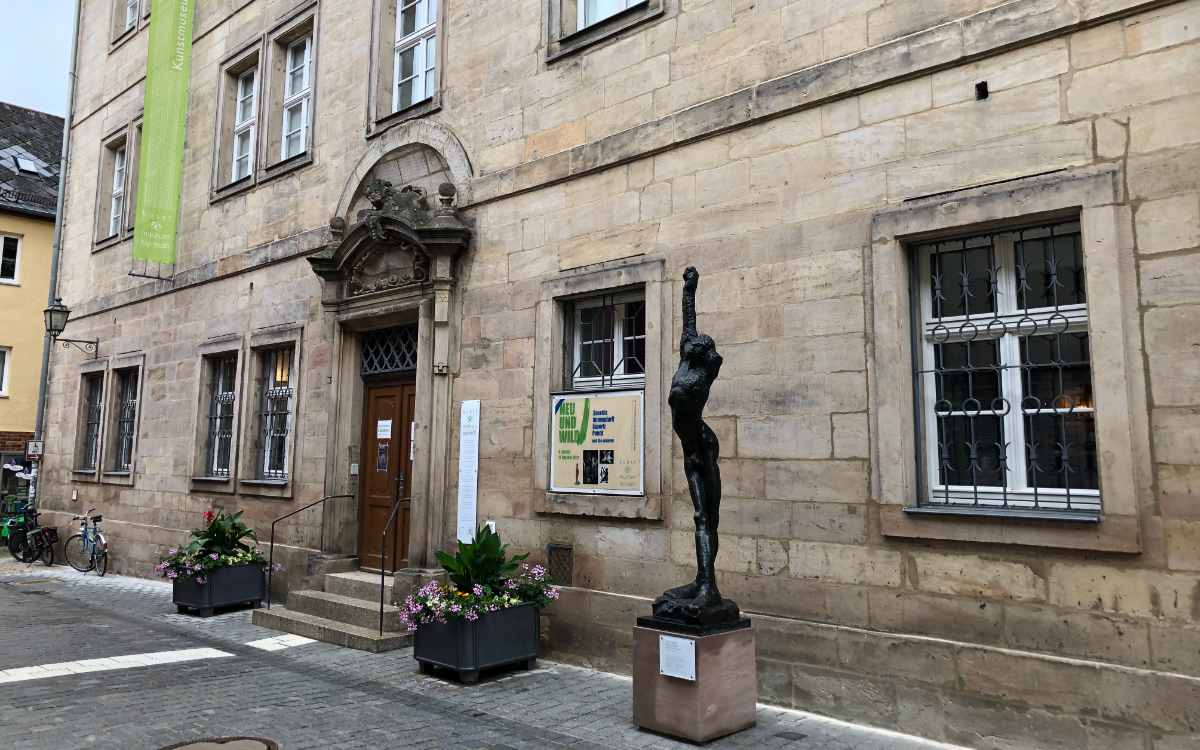 Das Alte Barockrathaus in Bayreuth muss wegen eines Wasserschadens bis auf Weiteres geschlossen werden. Bild: Michael Kind