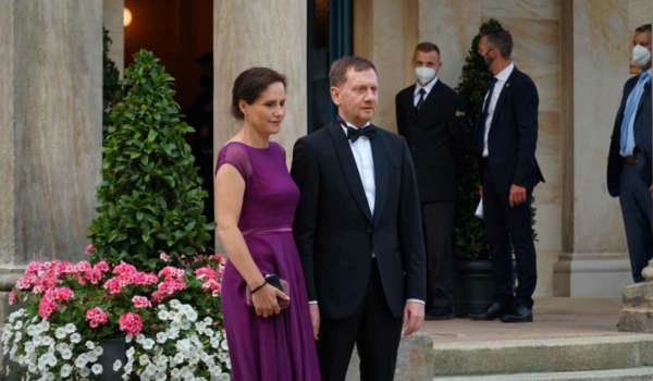 Der sächsische Ministerpräsident Michael Kretschmer mit Ehefrau Annett Hofmann. Bild: Michael Kind