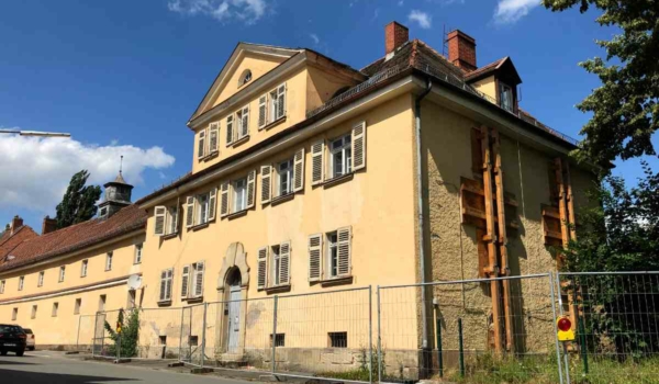 Der Alte Bauhof in Bayreuth: Das denkmalgeschützte Gebäude sol saniert und mit neuen Wohnungen bestückt werden. Bild: Jürgen Lenkeit