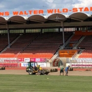 Bald wird der Ball im HaWaWi-Stadion in Bayreuth wieder mit mehr Zuschauern rollen. Grund sind Corona-Lockerungen in Bayern. Archivbild: Jürgen Lenkeit