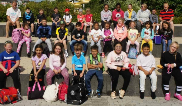 Lernen in den Ferien: 30 Kinder der Grundschule St. Georgen konnten sich im Bayreuther Kreuzsteinbad ihr Seepferdchen verdienen. Bild: Grundschule St. Georgen