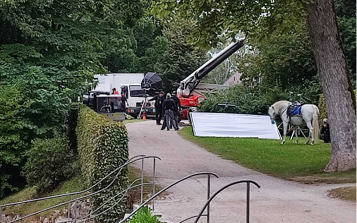 Dreharbeiten am Schloss Fantaisie im Kreis Bayreuth. Foto: Inge Birner / Facebook