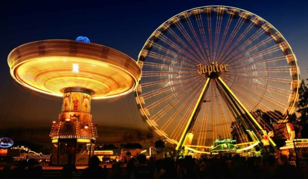 Auf dem Volksfestplatz in Bayreuth wird im September ein Freizeitpark stehen. Symbolbild: Pixabay