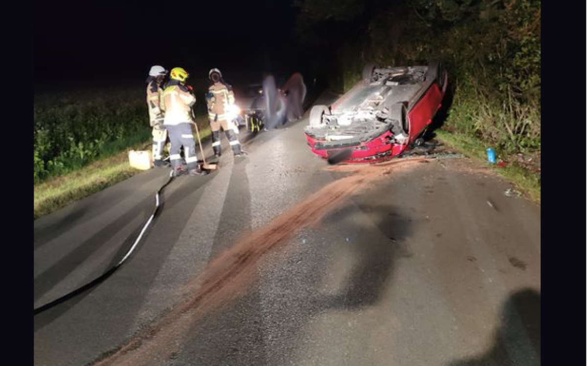 Unfall in der Nacht auf Dienstag bei Goldkronach : Ein Auto hat sich überschlagen. Foto: Feuerwehr Goldkronach / Screenshot Facebook