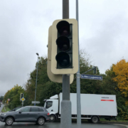 Die Ampeln bei der Christian-Ritter-von-Langheinrich-Straße in Bayreuth bleibt aktuell wegen Blitzschlags dunkel. Bild: Michael Kind