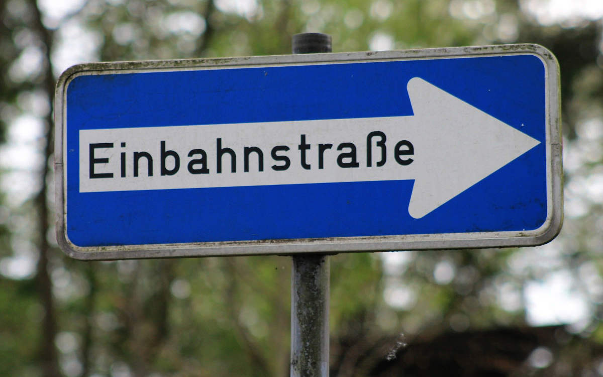 Zwei Straßen in Bayreuth werden nach einer Abstimmung im Stadtrat am 30. März 2022 umbenannt. Hintergrund ist die antisemitische Vergangenheit der Namensgeber. Symbolbild: Pixabay