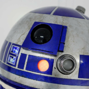 R2D2 auf der B4: Bei Rödental (Kreis Coburg) fanden Polizisten einen Nachbau des weltbekannten Star Wars-Droiden auf der Straße. Symbolbild: Pixabay