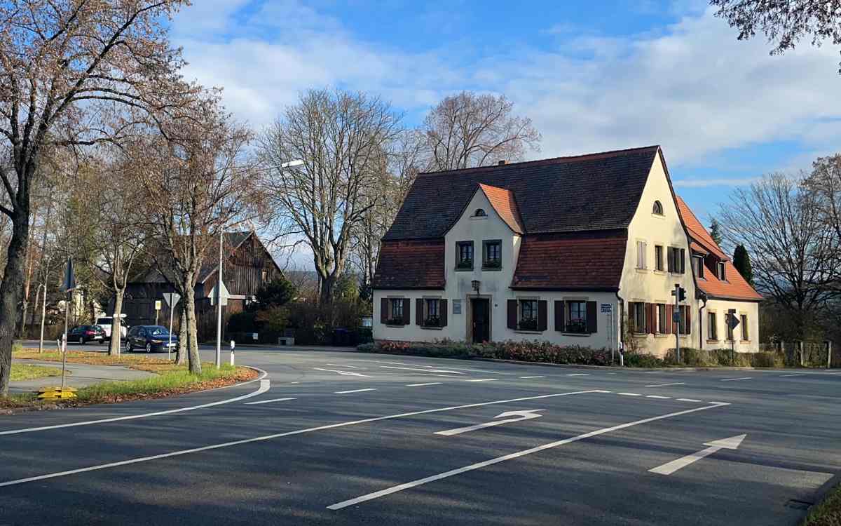 Die Kreuzung Königsallee/Kemnather Straße an der Rollwenzelei soll sicherer werden. Bild: Bayreuther Gemeinschaft