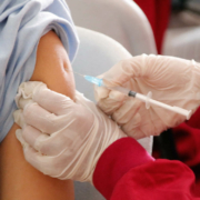 Drohen nach der gescheiterten Impfpflicht harte Maßnahmen im Herbst? Symbolbild: Unsplash/Ed Us