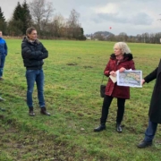 Von links: Marc Goebel, Jeff Maisel (jeweils Geschäftsführer der Brauerei Gebr. Maisel), Urte Kelm (leitende Baudirektorin der Stadt Bayreuth) und Oberbürgermeister Thomas Ebersberger. Bild: Michael Kind