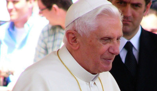Benedikt XVI., emeritierter Papst, wird beschuldigt, von sexuellem Missbrauch im Erzbistum München und Freising gewusst zu haben. Symbolbild: pixabay