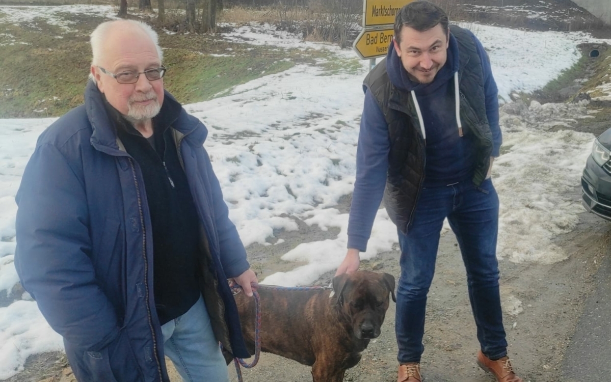 Der entlaufene „Enno“ wurde mit seinem Herrchen wieder vereint. Quelle: Polizei Bayreuth