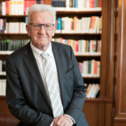 Der baden-württembergische Ministerpräsident Winfried Kretschmann sieht Corona-Lockerungen vorerst sehr kritisch. Bild: Staatsministerium Baden-Württemberg