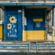 Die Sammelstelle für Spenden an die Opfer des Ukraine-Krieges in der Stadt Bayreuth wird geschlossen. Symbolbild: Unsplash/Marjan Blan