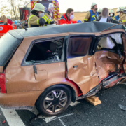 Am Dienstag (8. März 2022) kam es zur Abendzeit zu einem schweren Unfall. Foto: Polizeiinspektion Marktredwitz