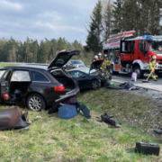 Unfall zwischen Weidenberg und Kirchenpingarten. Foto: Facebook / Screenshot / Feuerwehr Weidenberg