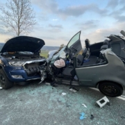 Zu einem schweren Verkehrsunfall ist es am Donnerstagabend (05.05.2022) bei Naila im Landkreis Hof gekommen. Foto: NEWS5/Fricke