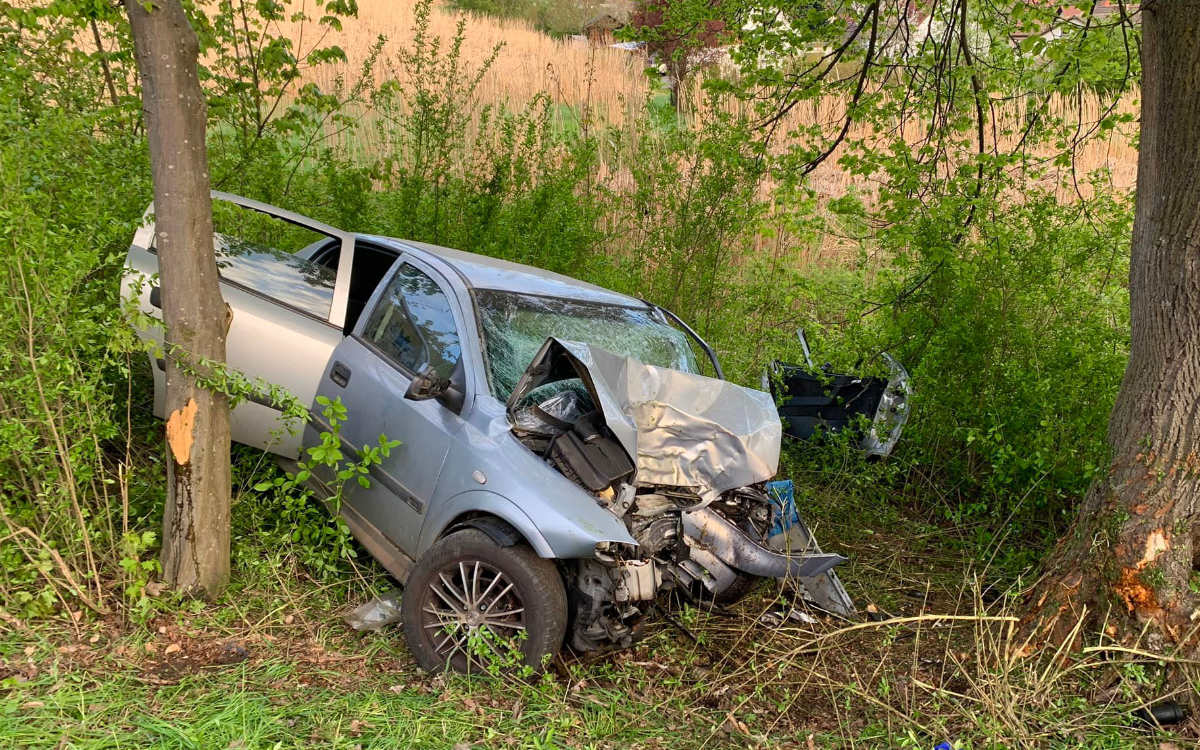 Schlimmer Unfall im Landkreis Bayreuth. Foto: Facebook / Feuerwehr Nemmersdorf / Screenshot