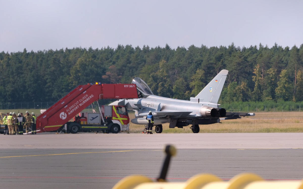 Im Juli 2018 musste bereits ein Eurofighter in Nürnberg landen. Archivbild: NEWS5/Grundmann