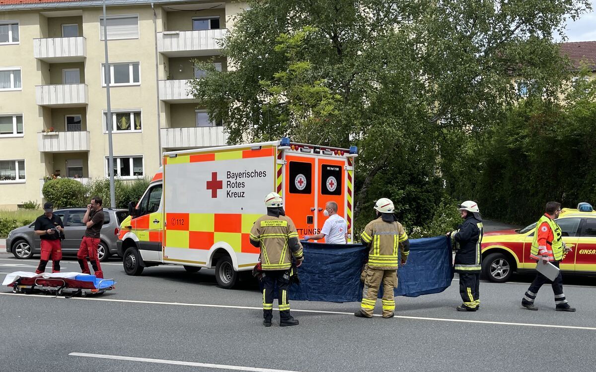 Auf der Jahnstraße in Hof kam es am Samstagmorgen (11.06.2022) zu einem Zimmerbrand. Foto: NEWS5/Fricke