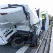 Ein schwerer Unfall ereignete sich auf der A70 im Landkreis Bamberg. Bild: NEWS5/Merzbach