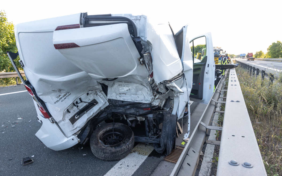 Ein schwerer Unfall ereignete sich auf der A70 im Landkreis Bamberg. Bild: NEWS5/Merzbach